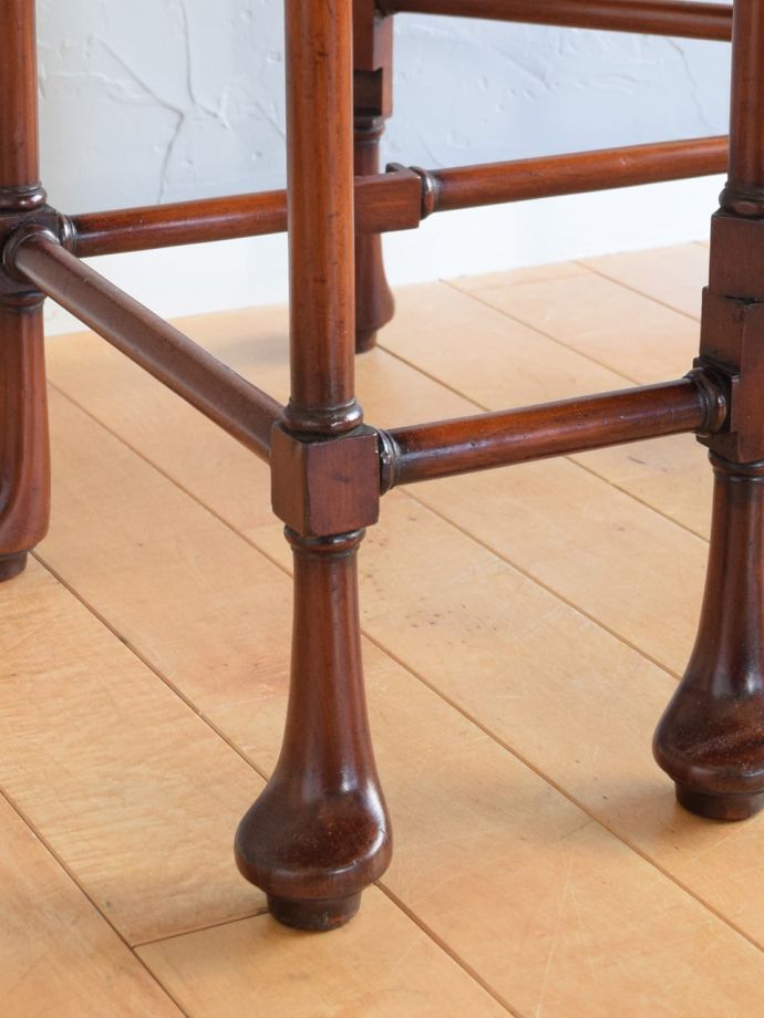 ゲートレッグテーブルの脚