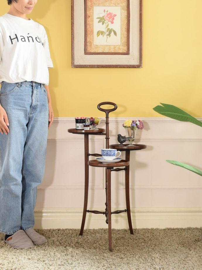 アンティークのケーキスタンド