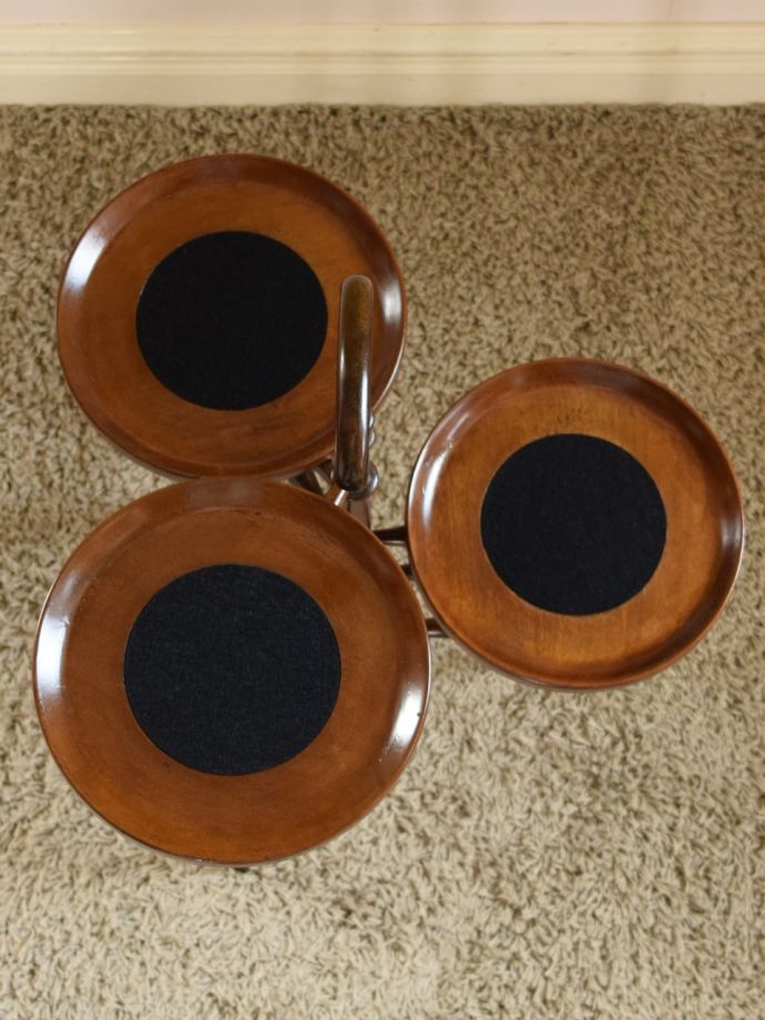 アンティークのケーキスタンドの天板