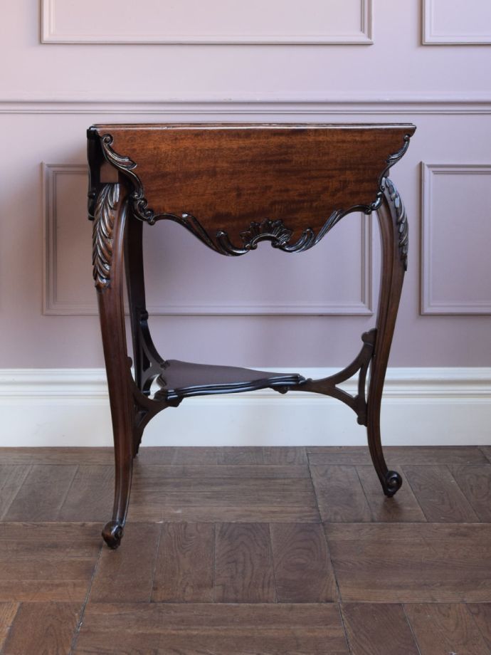 折り畳み式テーブルの側面