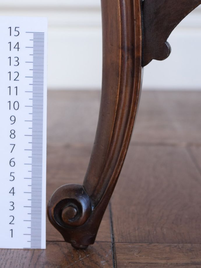 アンティーク家具の脚