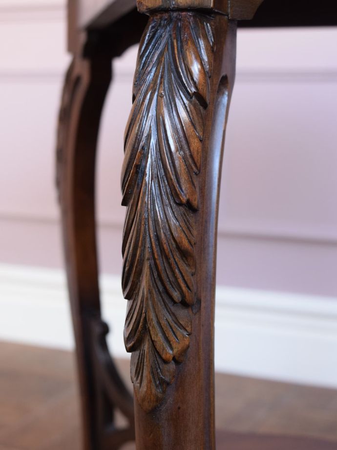 アンティーク家具の装飾