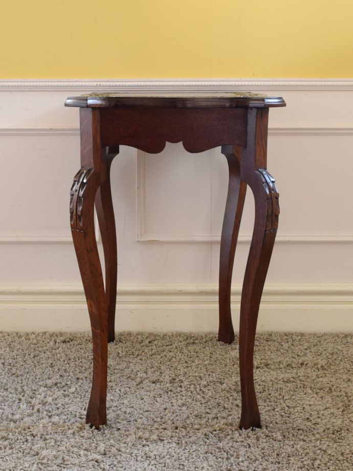 オケージョナルテーブルの側面