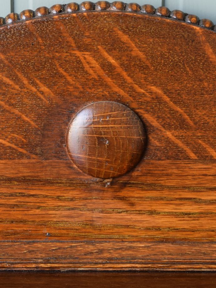 アンティーク家具の装飾