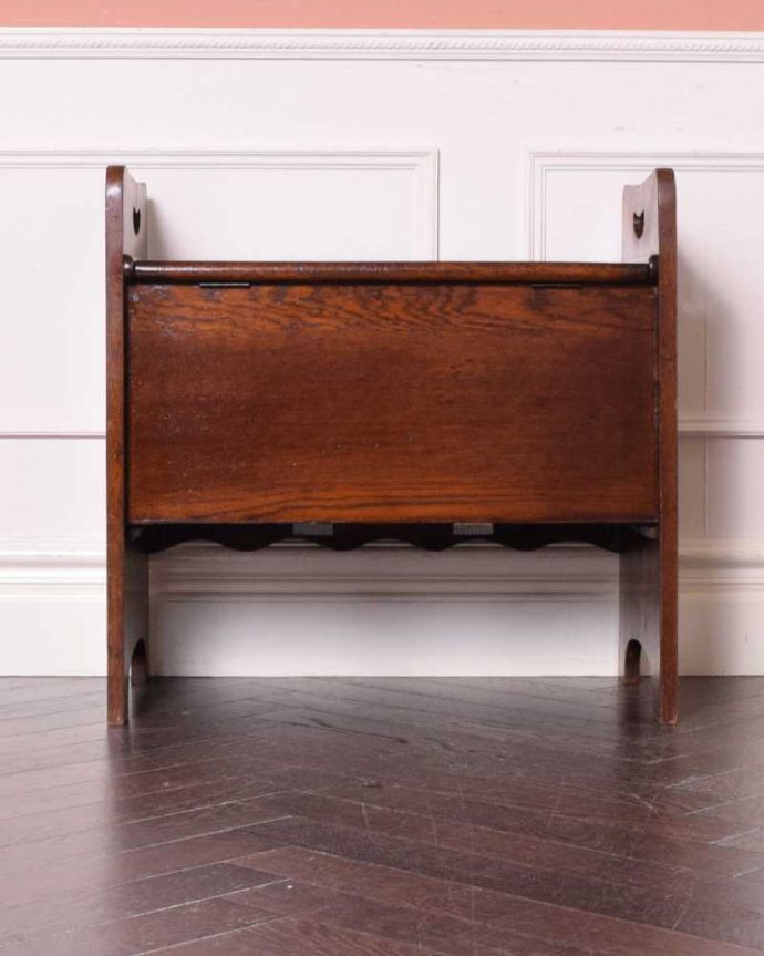 ソーイングボックス　アンティーク家具　英国で見つけた珍しいアイテム、サイドテーブルにもスツールにもなるソーイングボックス。後ろ姿も見て下さい。(q-313-c)