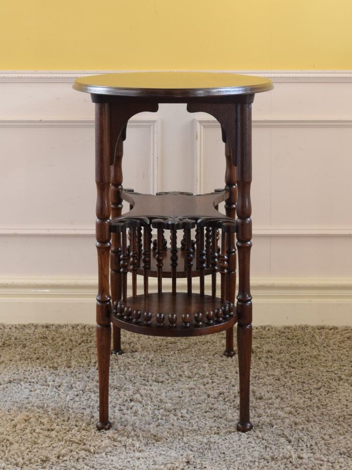 オケージョナルテーブルの側面