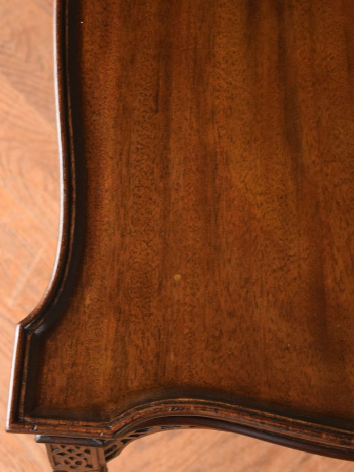 オケージョナルテーブルの天板