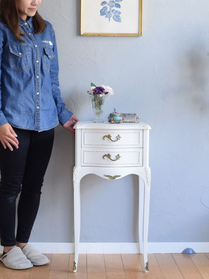 フランスのアンティークサイドチェスト