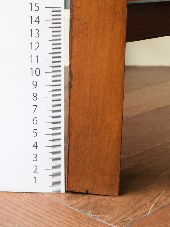 アンティークテーブルの脚