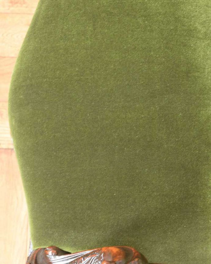 1Pソファ(ラウンジチェア) アンティーク チェア 1890年代のアンティーク椅子、優雅な時間が過ごせるイギリスのイージーチェア(サロンチェア)。生地のセレクトにもこだわりました優雅なアンティークチェアの雰囲気をそのままに、一番似合う貼り座をじっくり選びました。(q-314-c)