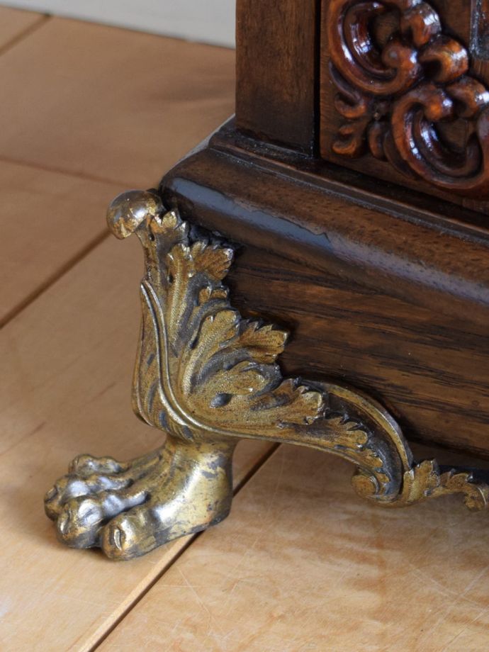 アンティーク家具の脚