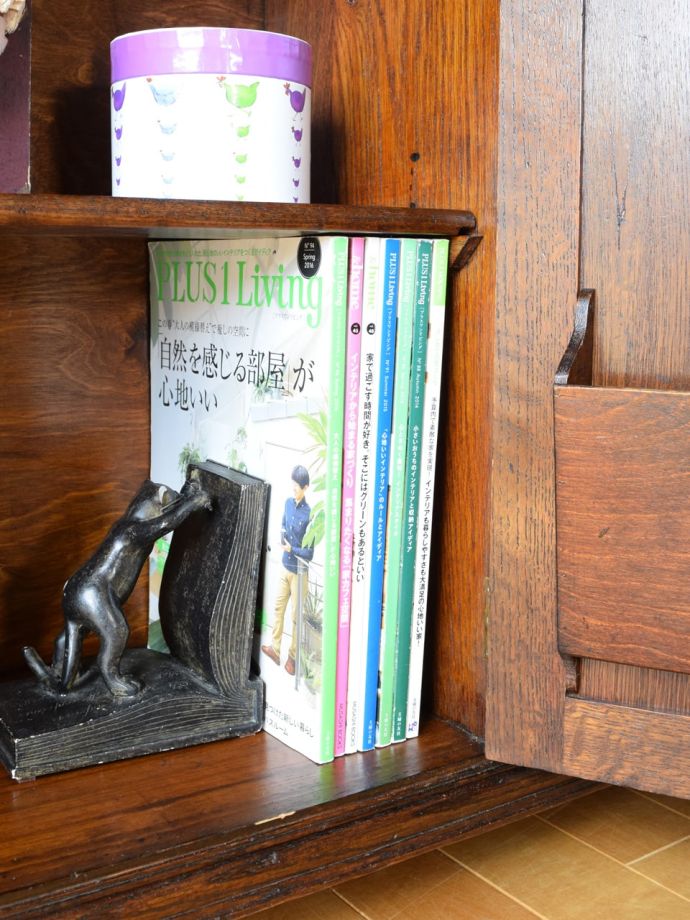 収納たっぷりのキャビネット