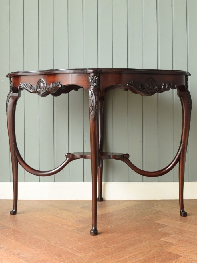 オケージョナルテーブルの側面