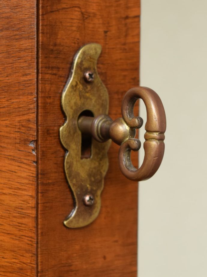 アンティーク家具の鍵