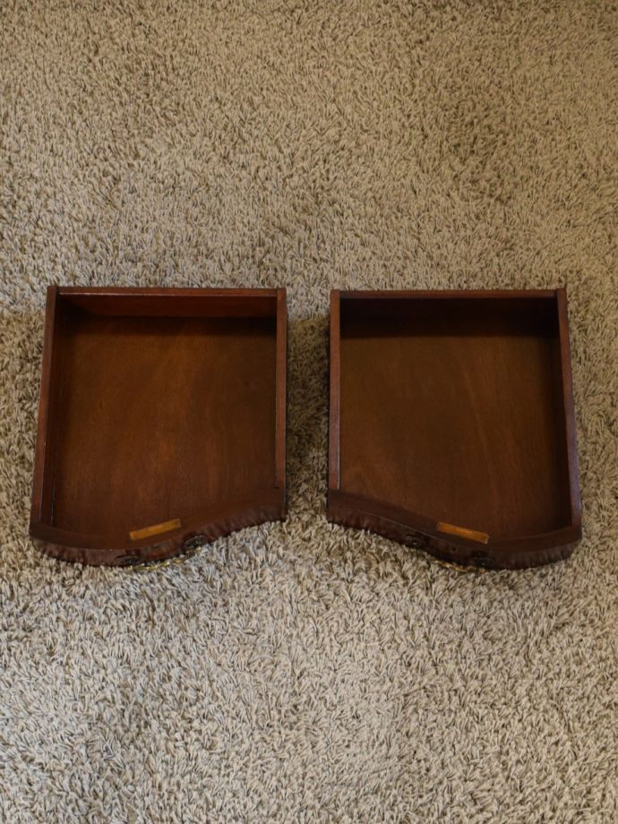 アンティークデスクの引き出し