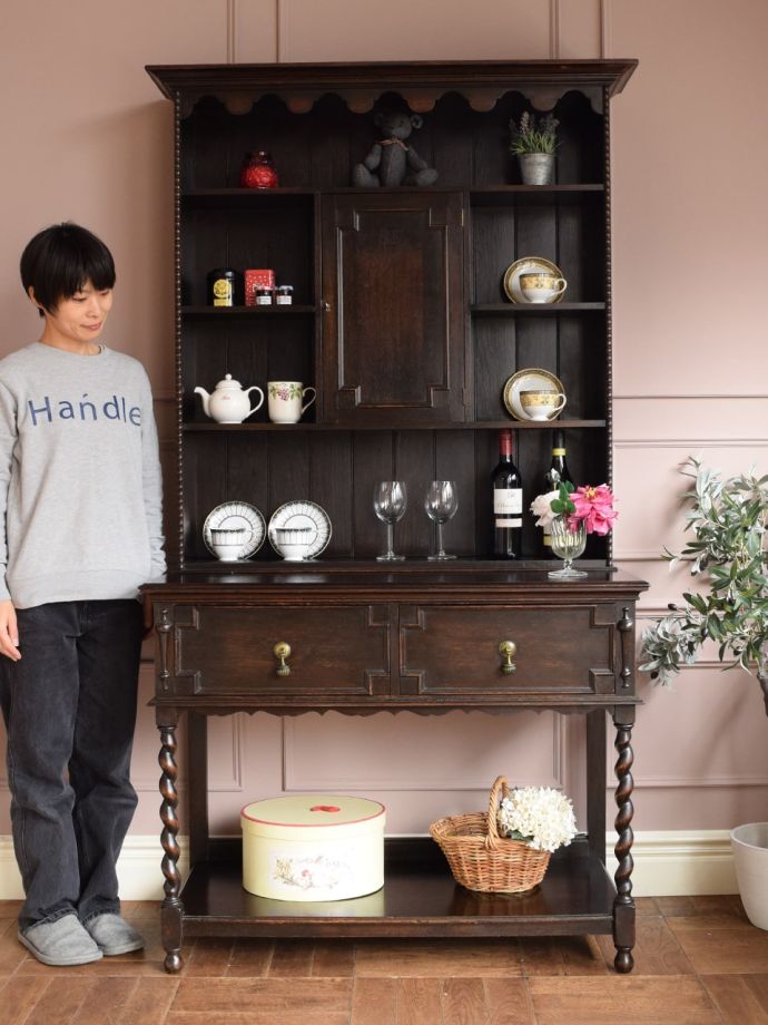 アンティークのオープンシェルフキャビネット