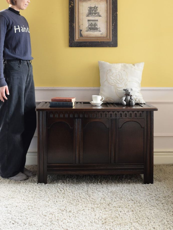 アンティークのブランケットボックス