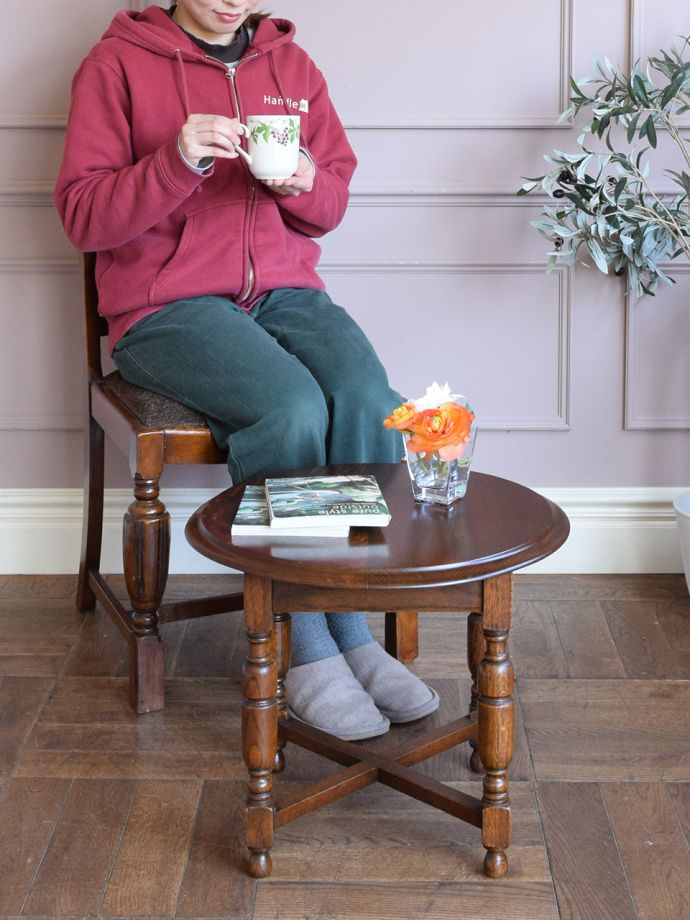 アンティークのコーヒーテーブル