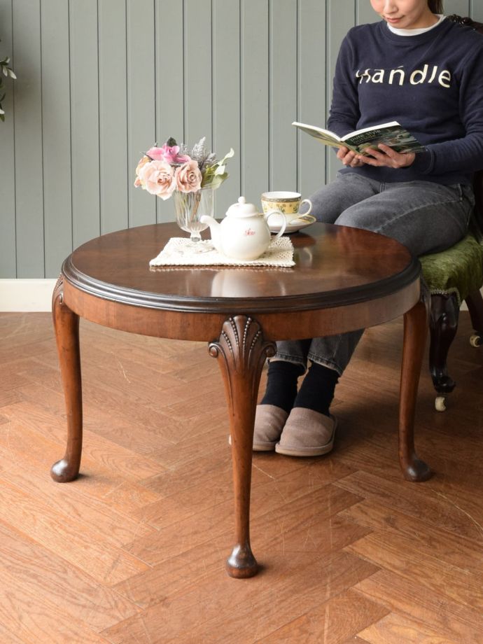 アンティークのコーヒーテーブル