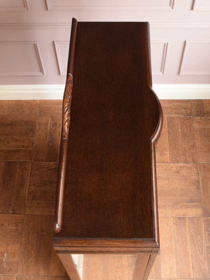 アンティークキャビネットの天板