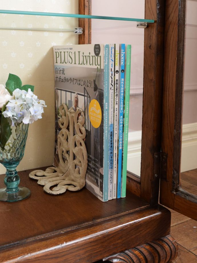 収納たっぷりのキャビネット