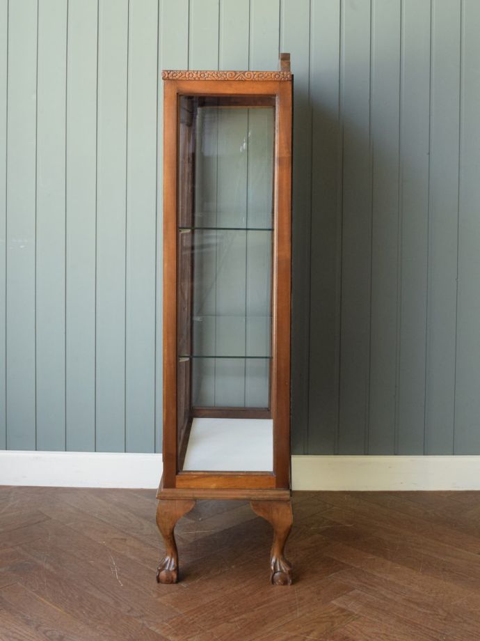 キャビネットの側面