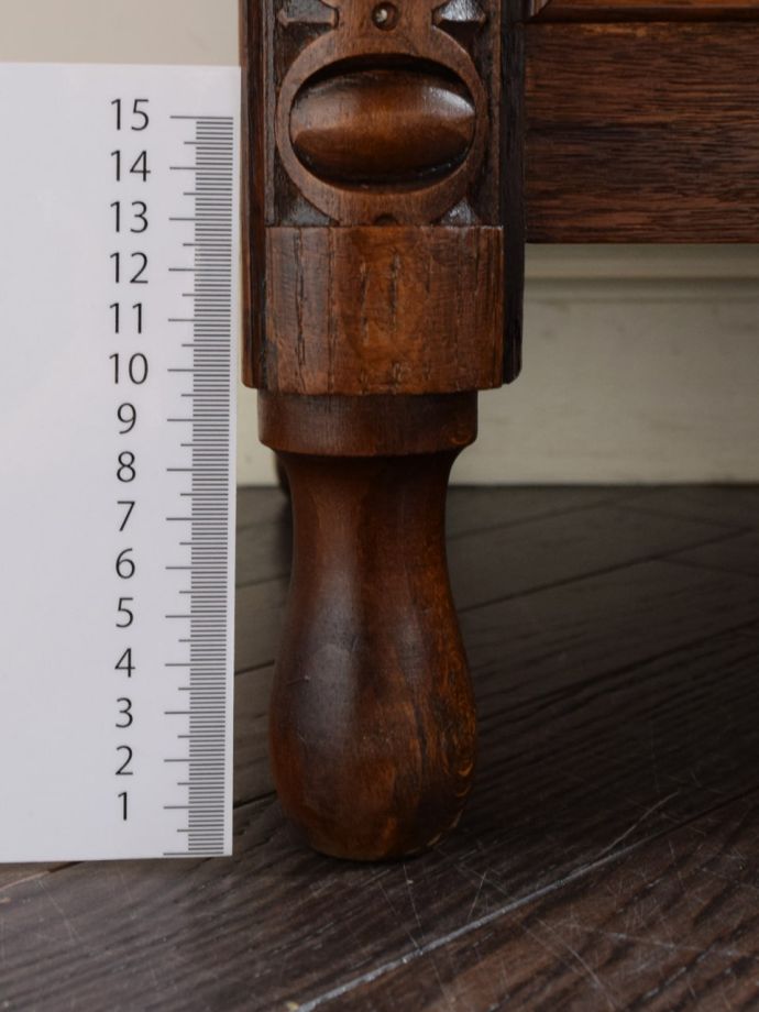 アンティーク家具の脚