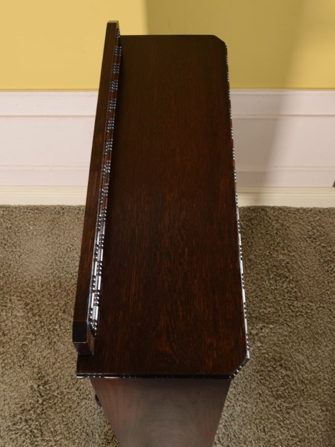 キャビネットの天板