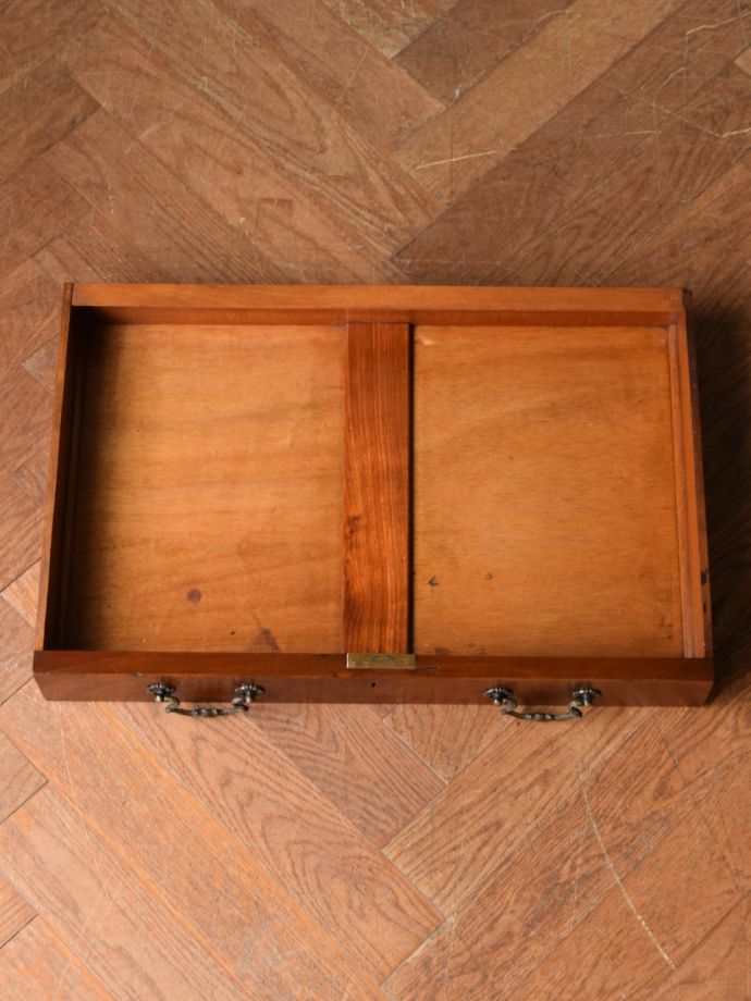 アンティークデスクの引き出し