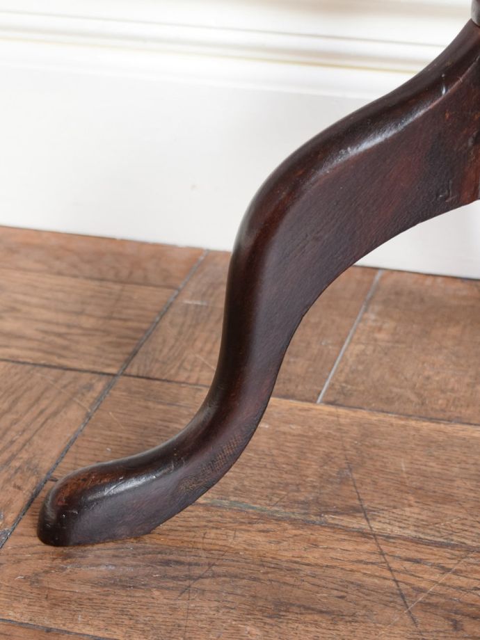 アンティークテーブルの脚