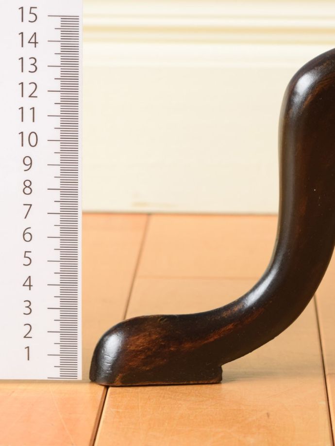 アンティークテーブルの脚