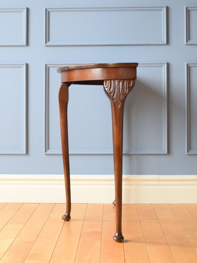 コンソールテーブルの側面