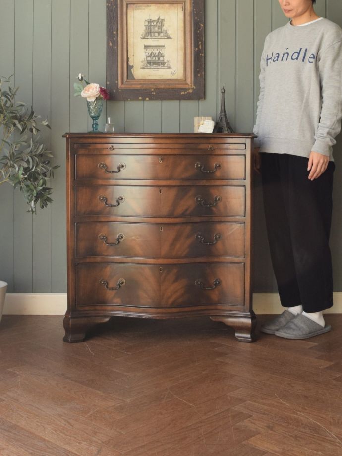 英国アンティークのチェスト