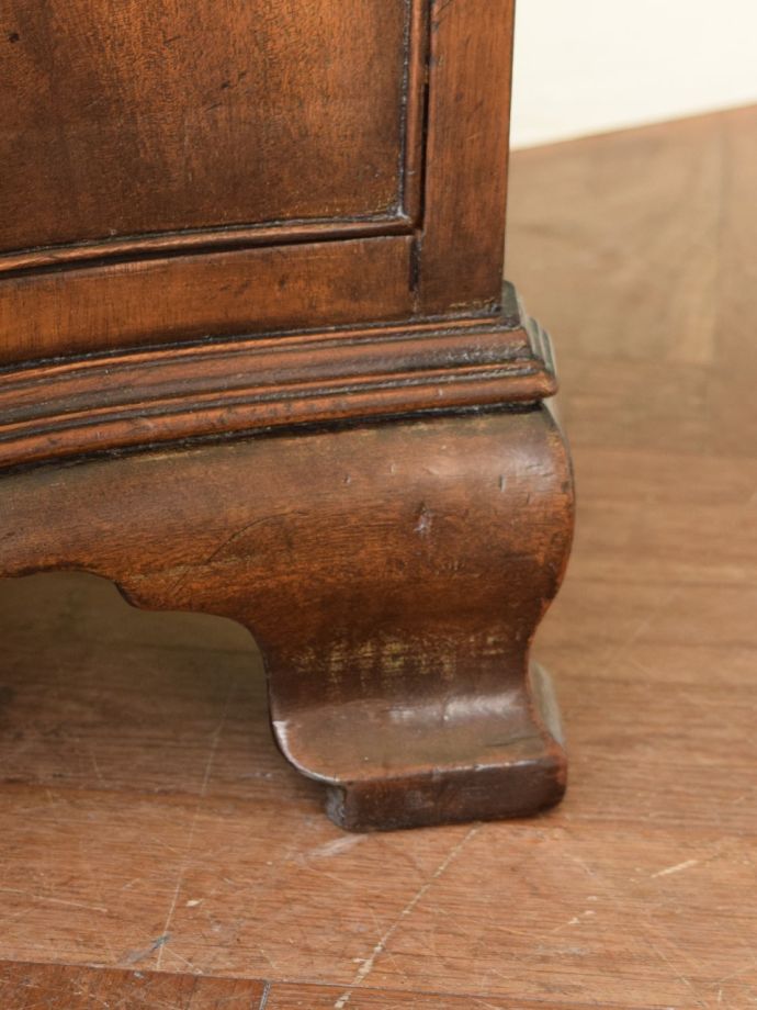 アンティーク家具の脚