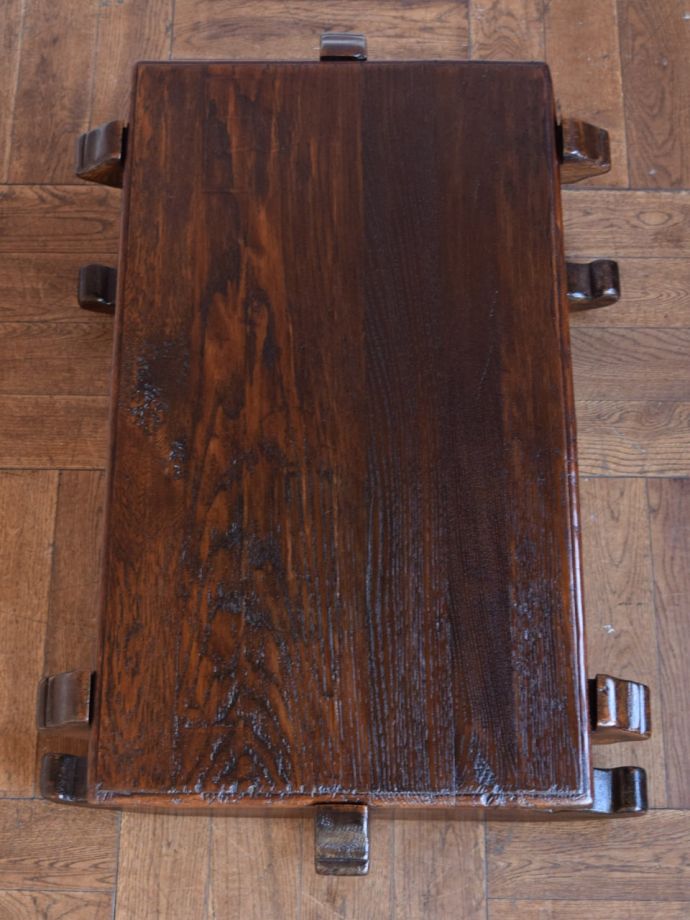アンティークのテーブルの天板