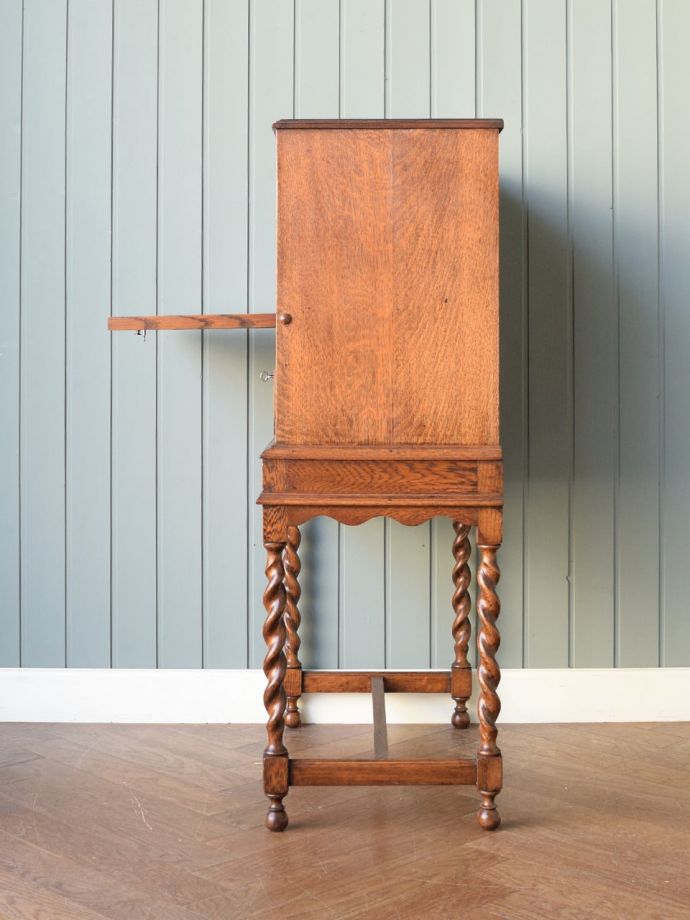 ライティングビューローの側面