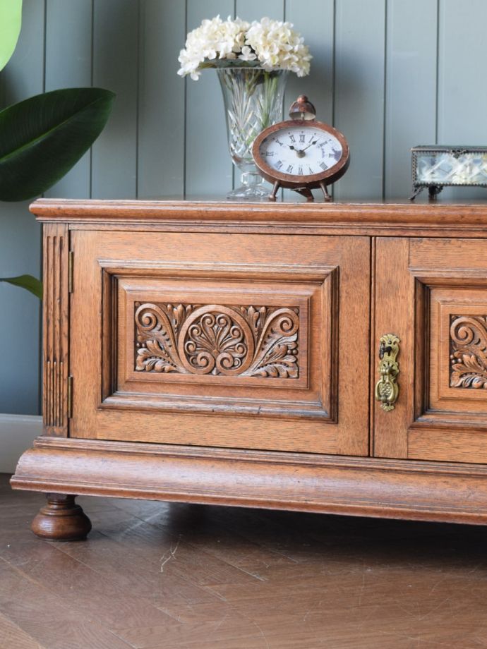 アンティーク家具らしさが漂う装飾