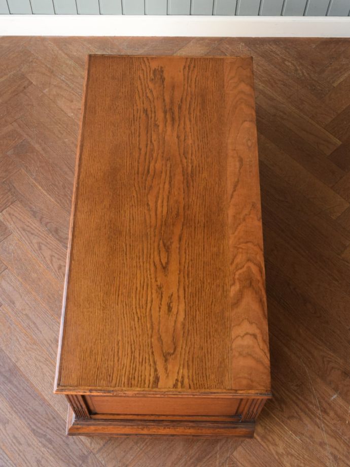 サイドボードの天板