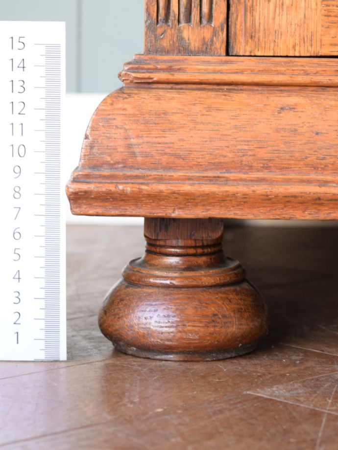 アンティーク家具の脚