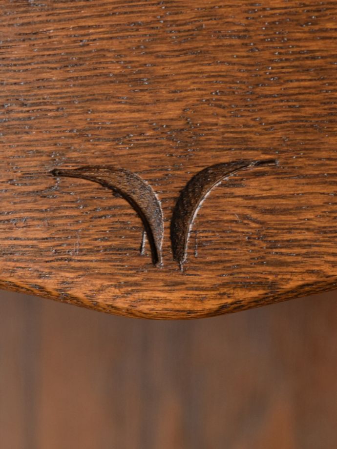 アンティーク家具の装飾