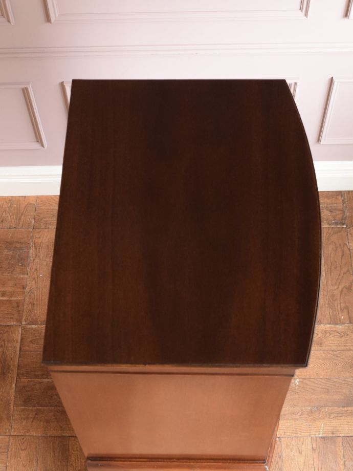 おしゃれなチェストの天板