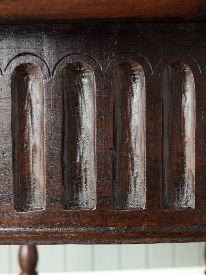 アンティークらしい彫