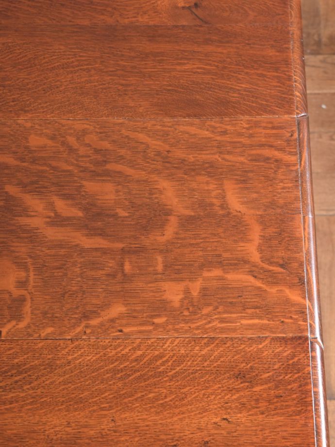 アンティークらしい木目