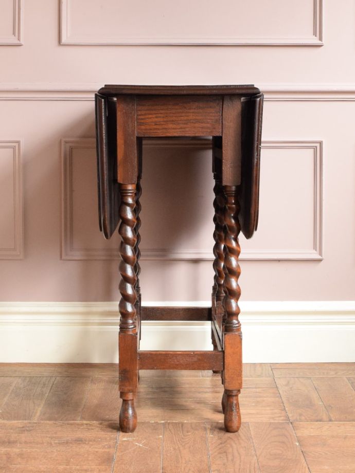 折り畳み式テーブルの側面