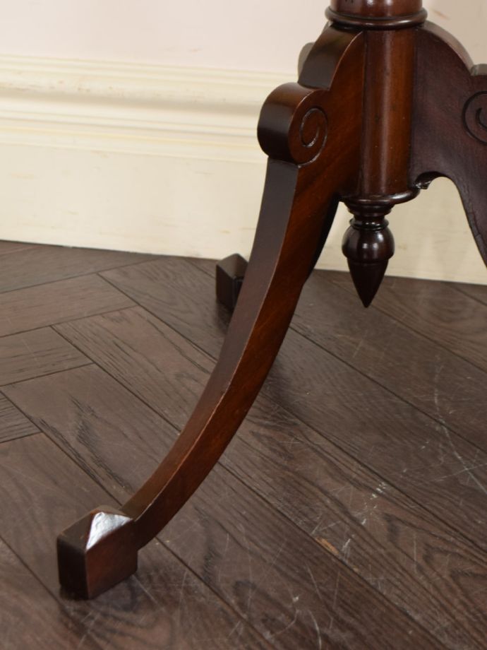 アンティーク家具の脚