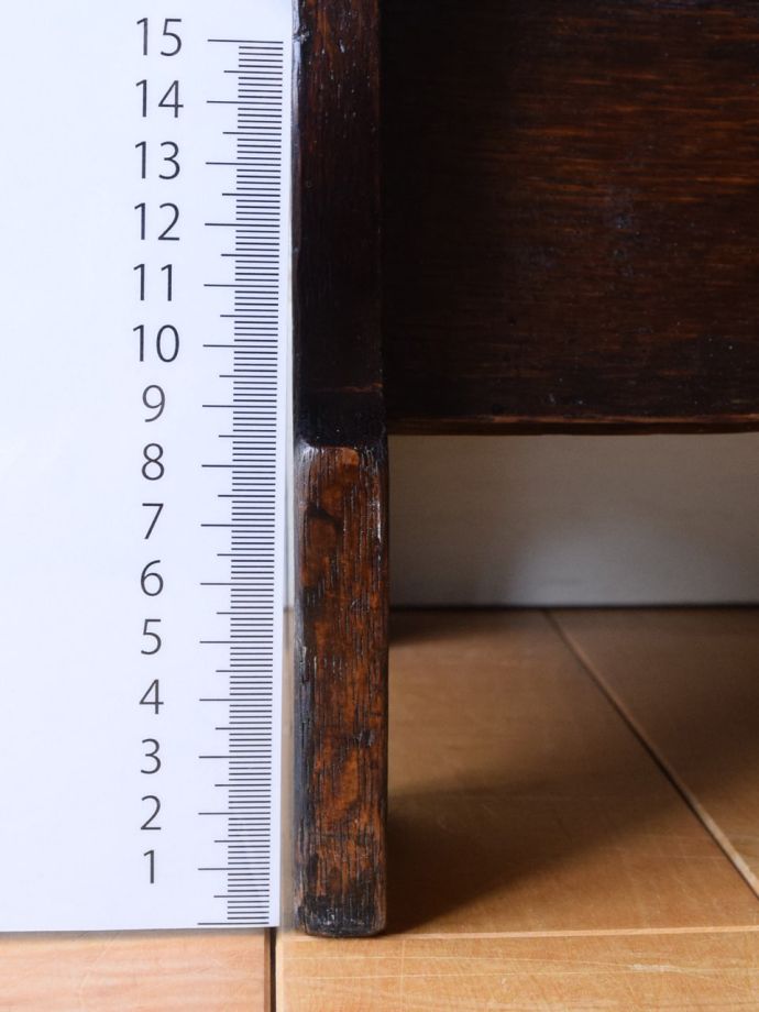 アンティーク家具の脚