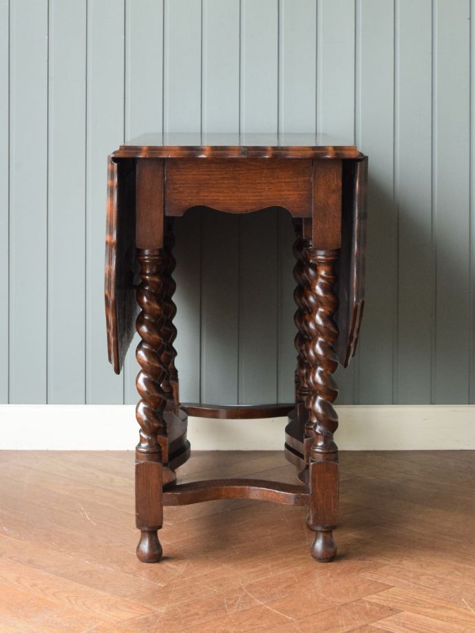 折り畳み式テーブルの側面