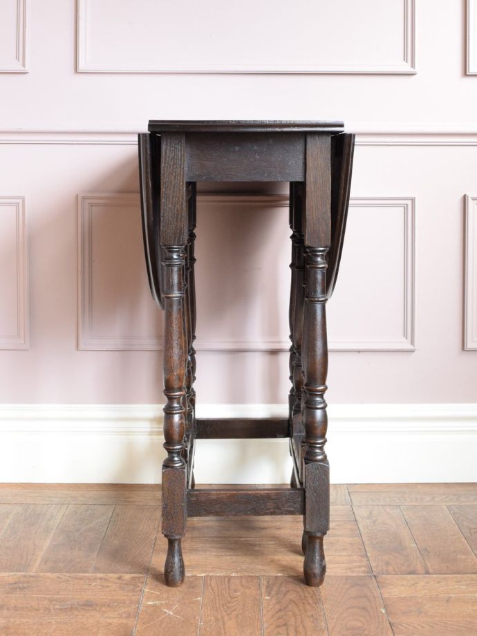 折り畳み式テーブルの側面