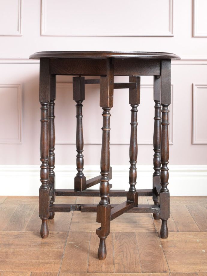 いろんな表情が楽しめるダイニングテーブル