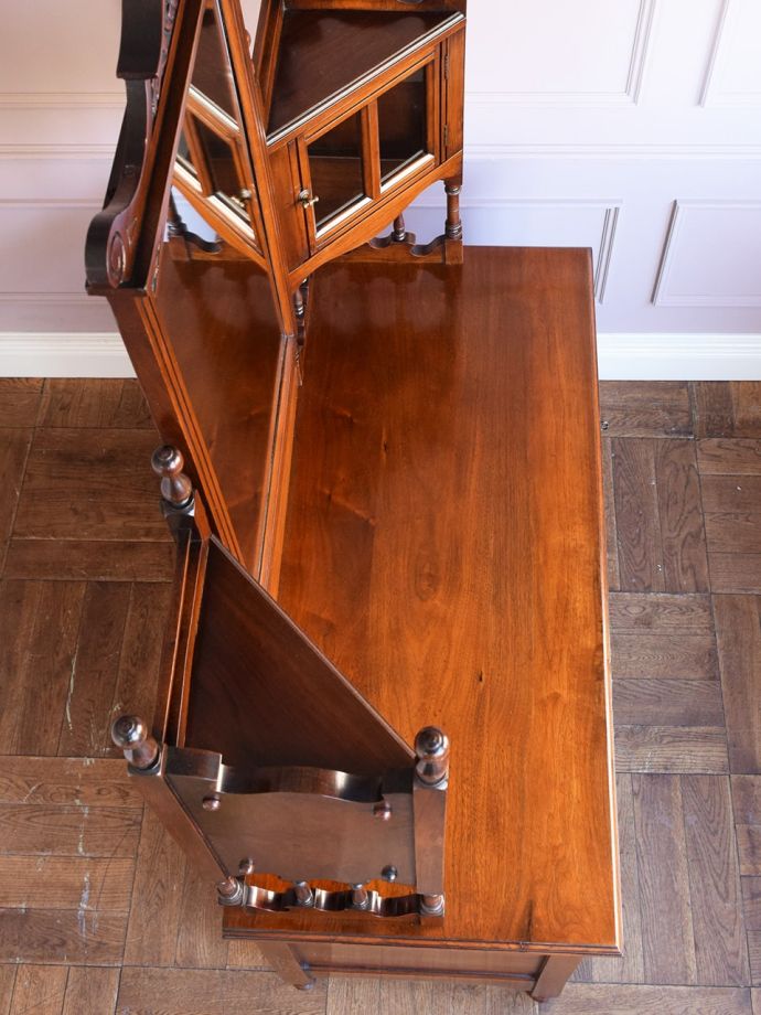 アンティークドレッサーの天板